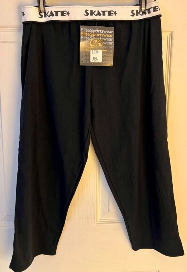 GK "SKATE" BLACK CAPRI PANTS LADIES LARGE COTTON SKATE PRINT WAIST ELASTIC  SZ L