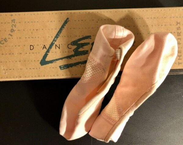 LEO'S BALLET SHOES ADULT SIZE 5 ARABESQUE COTTON PINK Sz 5 MED WIDTH NEW IN BOX!