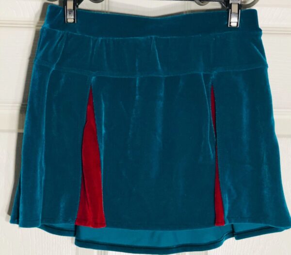 GK ICE SKATE SKIRT ADULT SMALL GREEN VELVET RED PLEATS PULL ON SKIRT Sz AS NWT! - Image 6